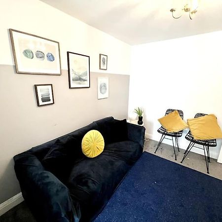 Modern 2 Bed Close To Mall With Parking & Garden London Ngoại thất bức ảnh